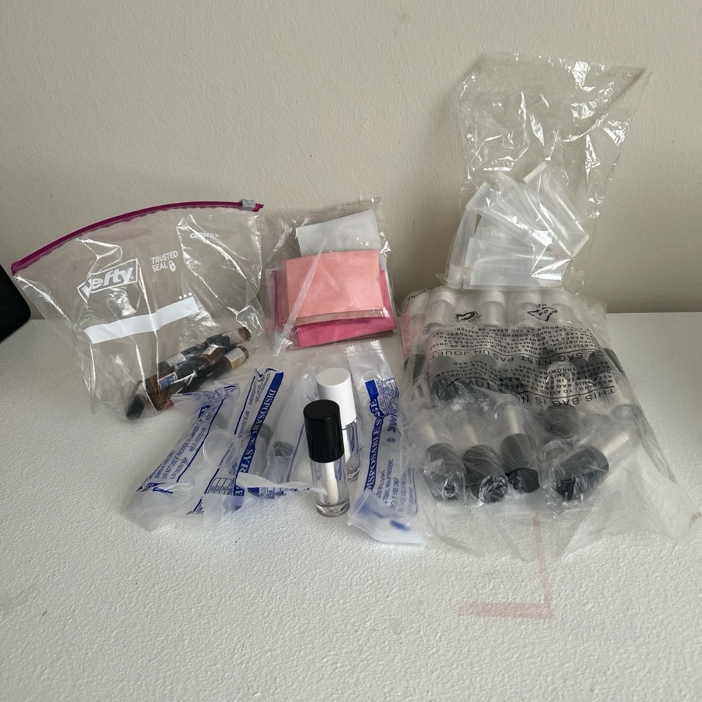 Set for making lip balm o lip oil